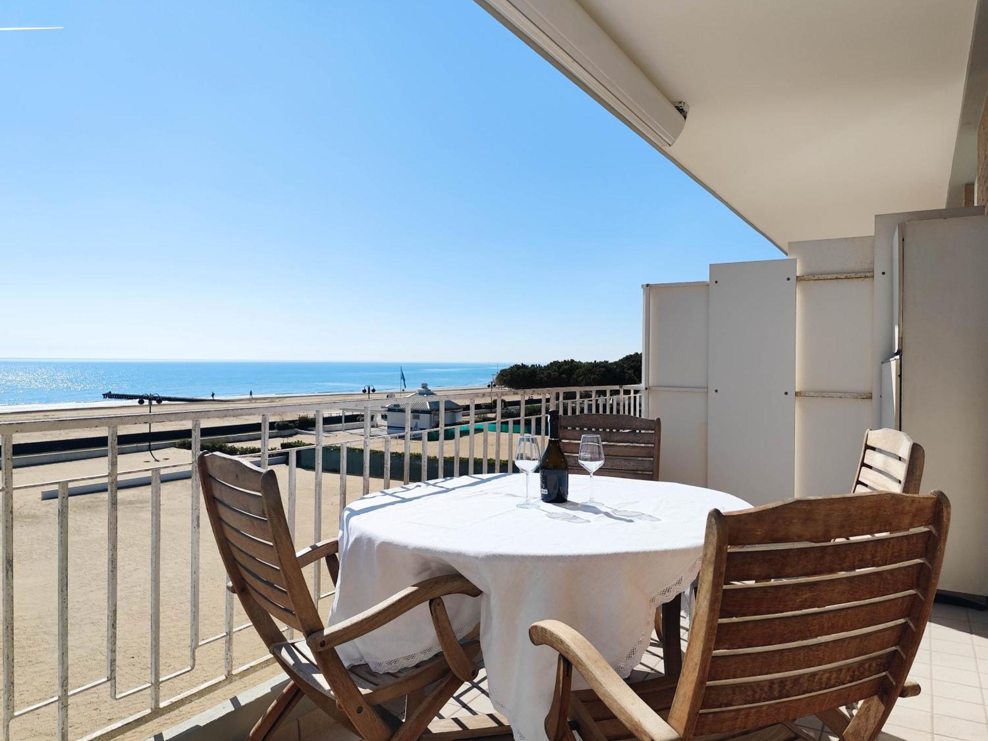 Puerto Del Sol Fronte Mare Lägenhet Lido di Jesolo Exteriör bild