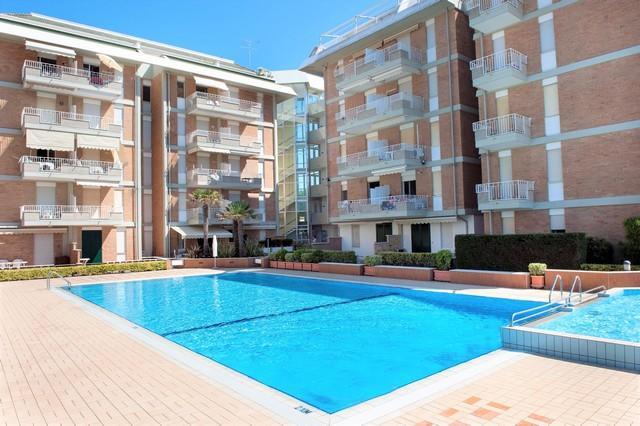 Puerto Del Sol Fronte Mare Lägenhet Lido di Jesolo Exteriör bild